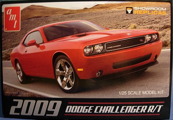 AMT 2009 Dodge Challenger R/T