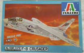 ITALERI F-8 Cruiser